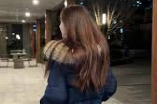 原来她早已结婚丈夫是国家一级演员如今定居上海被家人宠成宝